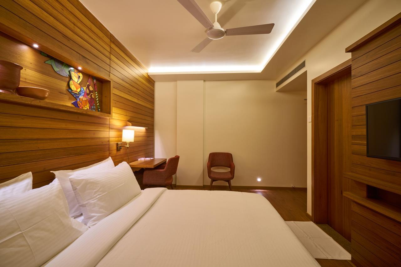 Hotel Atharv Top Rated Business Hotel In Kolhapur Exteriör bild