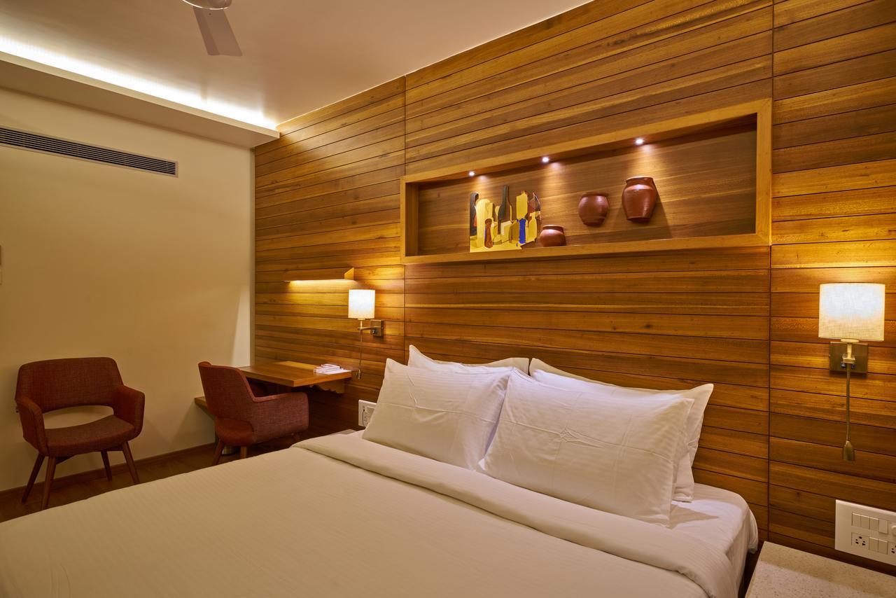 Hotel Atharv Top Rated Business Hotel In Kolhapur Exteriör bild