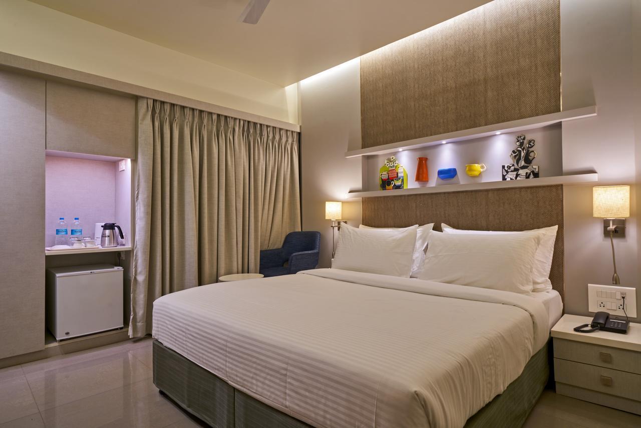 Hotel Atharv Top Rated Business Hotel In Kolhapur Exteriör bild