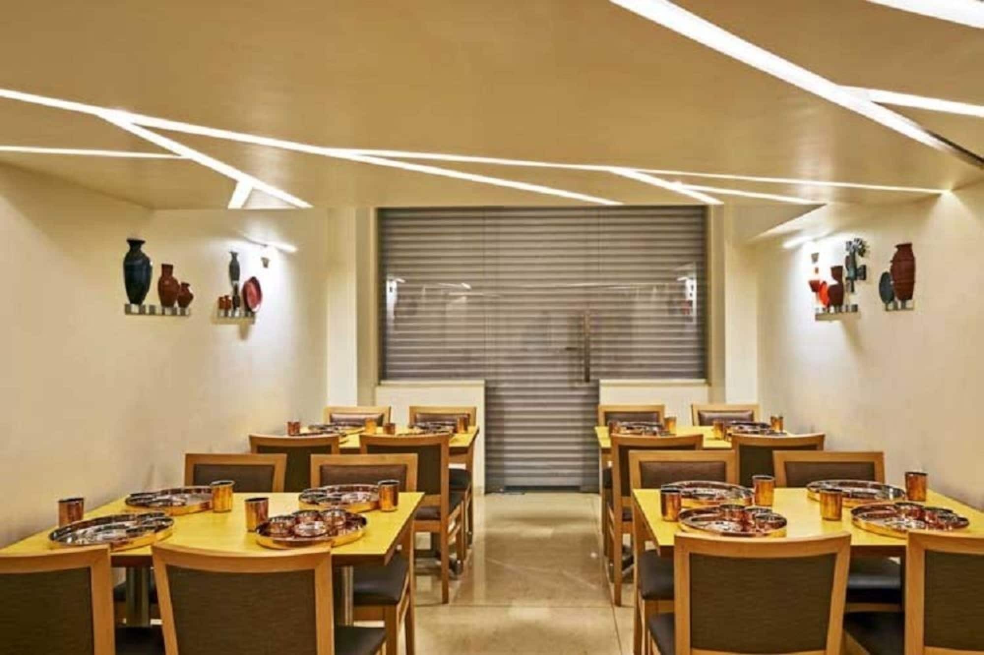Hotel Atharv Top Rated Business Hotel In Kolhapur Exteriör bild